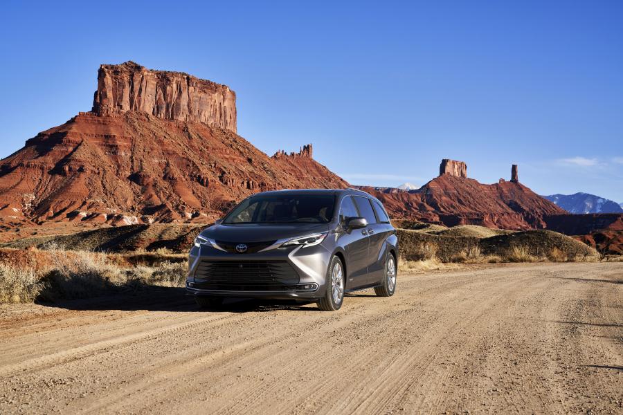  Toyota Sienna Platinum 2020 года  (фото 7 из 17)